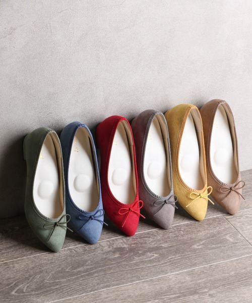 AcureZ（アキュアーズ）の「【made in japan】2cmヒール　リボンパンプス（パンプス・レディース・グレー/イエロー/レッド/グレー系その他/ブラウン系その他/レッド系その他/ブルー系その他/グリーン系その他/イエロー系その他/ミント/ベージュ系その他2/ネイビー系1・25.0cm/23.5cm/23.0cm/24.0cm/22.5cm/22.0cm/24.5cm）」の19枚目の写真