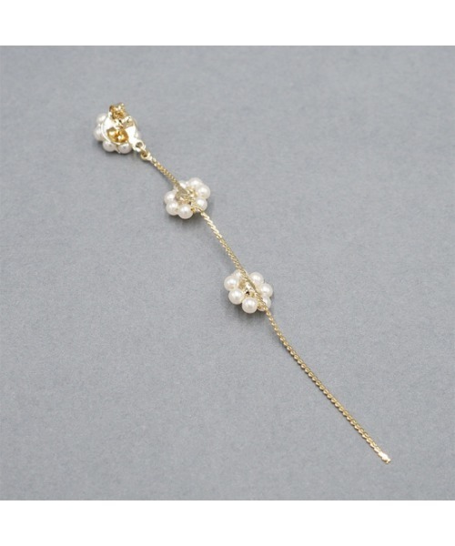 flower（フラワー）の「ゴールドパーリーフルールピアス（ピアス（片耳用）・レディース・ゴールド・FREE）」の3枚目の写真