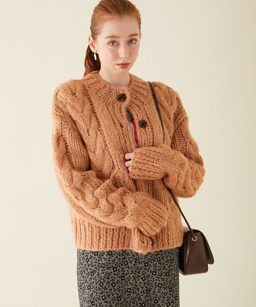 MADEMOISELLE ROPE'(マドモアゼル ロペ)の「【OSKER】チャンキーケーブルショートカーディガン(カーディガン/ボレロ・レディース・キャメル・FREE)」の14枚目の写真