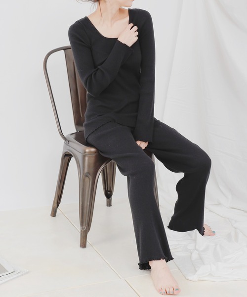 COLONY 2139（コロニートゥーワンスリーナイン）の「丸胴テレコ長袖トップス(セットアップ可)（Tシャツ/カットソー・レディース・チャコールグレー/オフホワイト/ブラック・MEDIUM/LARGE）」の8枚目の写真