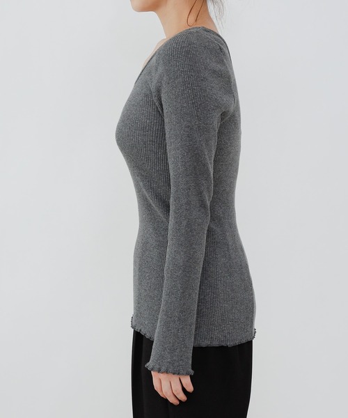 COLONY 2139（コロニートゥーワンスリーナイン）の「丸胴テレコ長袖トップス(セットアップ可)（Tシャツ/カットソー・レディース・チャコールグレー/オフホワイト/ブラック・MEDIUM/LARGE）」の14枚目の写真