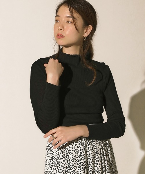Bou Jeloud(ブージュルード)の「18G保湿ハイネック切替カットソー(Tシャツ/カットソー・レディース・グレー/オフホワイト/モカ/ブラック・FREE)」の2枚目の写真