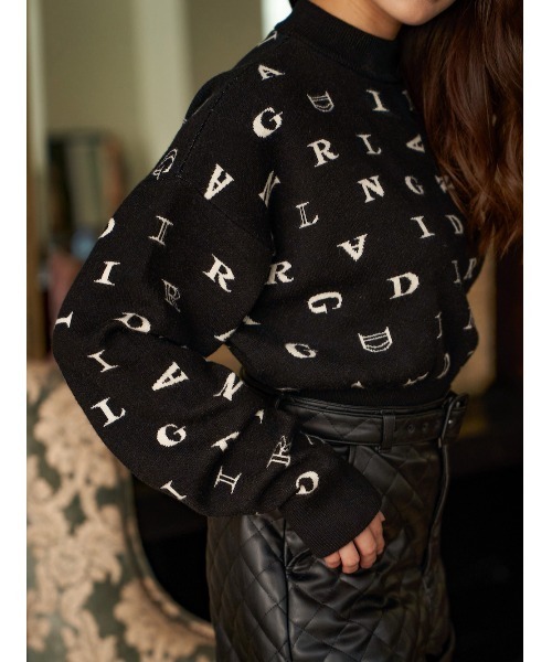 Darich（ダーリッチ）の「ランダムロゴボリュームニットトップス