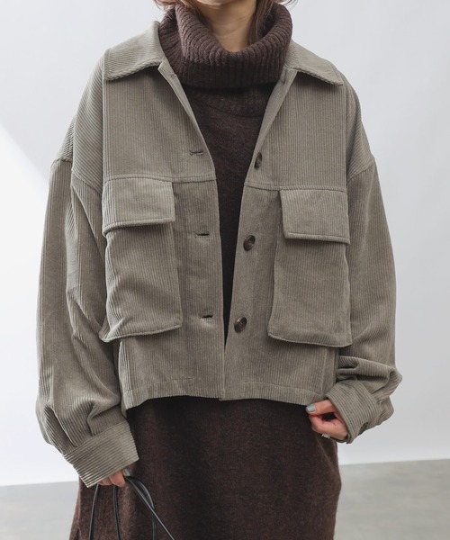 COLONY 2139（コロニートゥーワンスリーナイン）の「コール天ビッグフラップショートジャケット/コーデュロイジャケット(セットアップ可)（ブルゾン・レディース・カーキ/チャコールグレー/ブルー/アイボリー・LARGE/MEDIUM）」の19枚目の写真