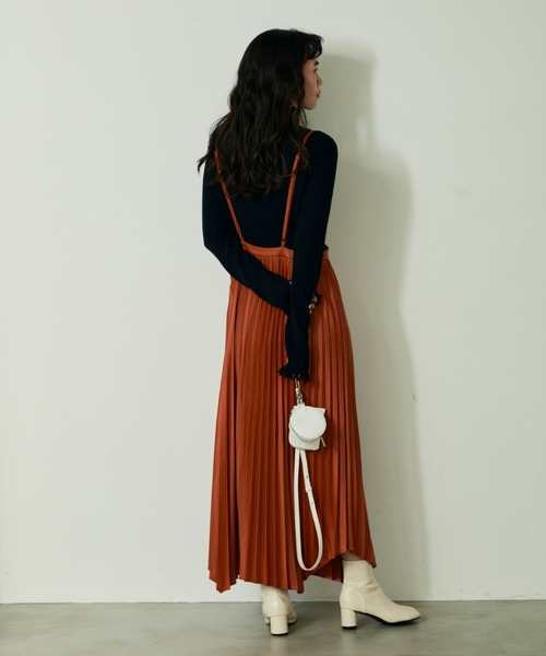 VACANCY（ヴァカンシー）の「フェイクレザープリーツスカート（スカート・レディース・ブラック/カーキ/オレンジ/ブルー・FREE）」の11枚目の写真