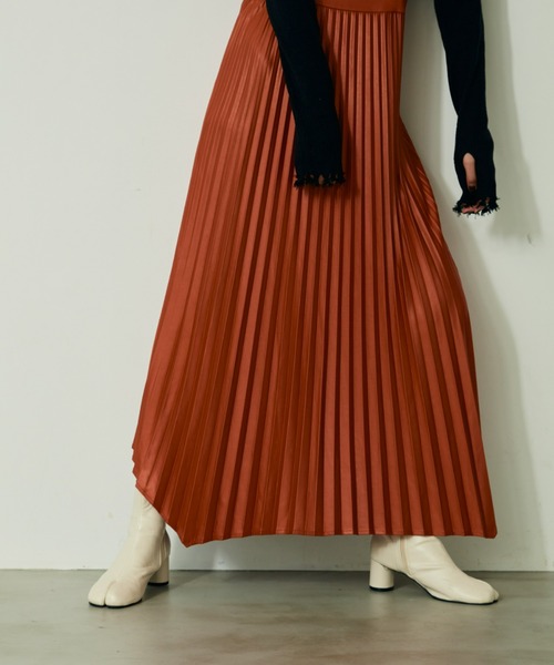 VACANCY（ヴァカンシー）の「フェイクレザープリーツスカート（スカート・レディース・ブラック/カーキ/オレンジ/ブルー・FREE）」の14枚目の写真