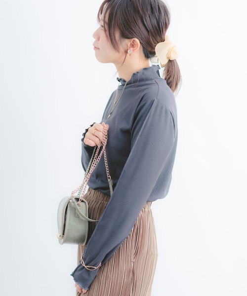 Wordtrobe(ワードトローブ)の「【wordtrobe】テレコリブ バックスリット 配色 メローインナー(Tシャツ/カットソー・レディース・チャコールグレー/ベージュ/ブラウン・FREE)」の11枚目の写真