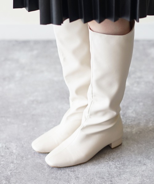 menue(メヌエ)の「スクエアトゥソフトロングブーツ(ブーツ・レディース・ブラック/アイボリー・LL/3L/S/M/L/XS)」の3枚目の写真