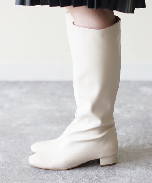 menue(メヌエ)の「スクエアトゥソフトロングブーツ(ブーツ・レディース・ブラック/アイボリー・LL/3L/S/M/L/XS)」の4枚目の写真