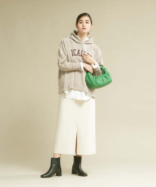 MICA&DEAL（マイカ＆ディール）の「【MICA＆DEAL】"MICALLGE"ロゴスウェットパーカー（パーカー・レディース・ベージュ/ネイビー・フリー）」の6枚目の写真