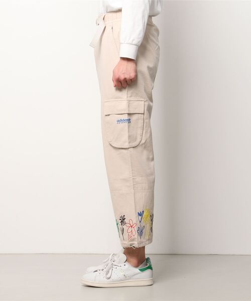 adidas（アディダス）の「ショーン・ウェザースプーン カーゴ