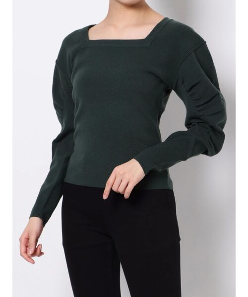 EMODA（エモダ）の「カーブギャザーニット（ニット/セーター・レディース・ブラウン/グリーン/ブラック/ホワイト・FREE）」の4枚目の写真