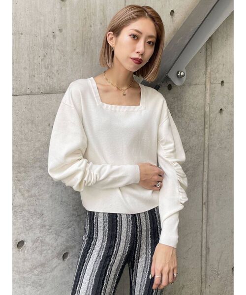 EMODA（エモダ）の「カーブギャザーニット（ニット/セーター・レディース・ブラウン/グリーン/ブラック/ホワイト・FREE）」の5枚目の写真