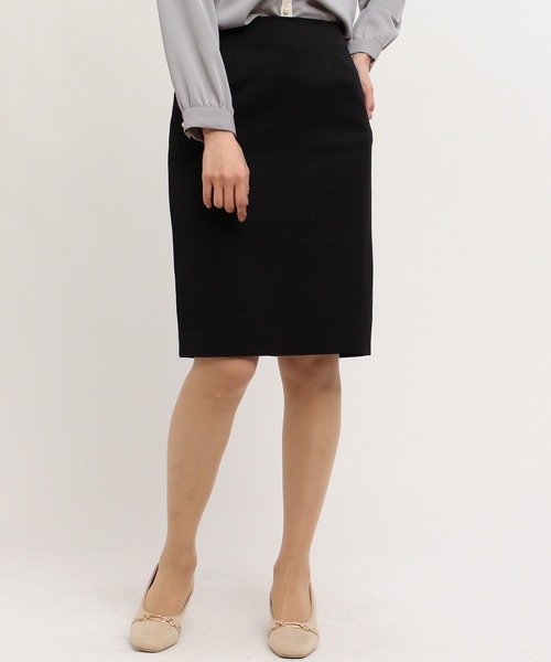 TRUDEA（トルディア）の「（シーズンレス）2レングスタイトスカート（57㎝丈）（スカート・レディース・ピンク/ブラック/ブラック×ホワイト/ネイビー/ホワイト/ベージュ/ライトグレー/ブラウン/ホワイト×ネイビー・MEDIUM/LARGE/SMALL/X-SMALL）」の4枚目の写真