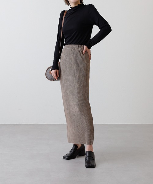 COLONY 2139（コロニートゥーワンスリーナイン）の「サテンミニプリーツスカート（スカート・レディース・グレイッシュベージュ/モカ/ブラック/パープル・FREE）」の7枚目の写真