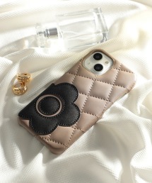 MARY QUANT（マリークワント）の「【MARY QUANT】DAISY PATCH  PU QUILT Leather Shell Case iPhone SE（第3世代）,（第2世代）/ iPhone 6/7/8 対応 iPhone 14/13 iPhone 15/14/13 対応  iPhone 17 対応 IPSE-MQ03/IPSE-MQ04（スマホケース/カバー）」