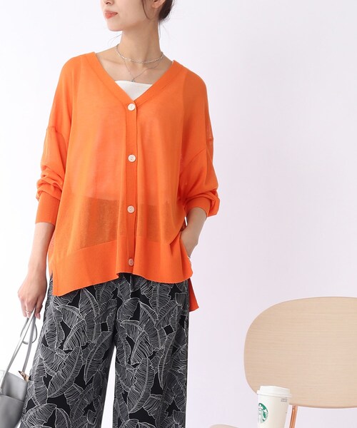 DRESKIP(ドレスキップ)の「◆【ひんやり】シアーVネックカーディガン(カーディガン/ボレロ・レディース・ブラック/ダークグリーン/レッド系1/ライトブルー/ライトベージュ/オレンジ・02/03)」の6枚目の写真