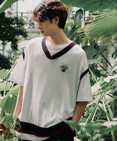 ROMANTIC CROWN（ロマンティッククラウン）の「A'GEM/9 × .kom『ROMANTIC CROWN/ロマンティッククラウン』FRUIT KNIT VEST/フルーツ Vネックニット ベスト（ベスト・レディース・ホワイト/ネイビー・L）」の2枚目の写真