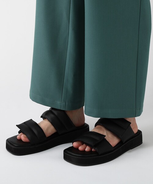 tk.TAKEO KIKUCHI(ティーケータケオキクチ)の「◆パディングダブルベルトサンダル(サンダル・メンズ・ブラック・65/75)」の4枚目の写真