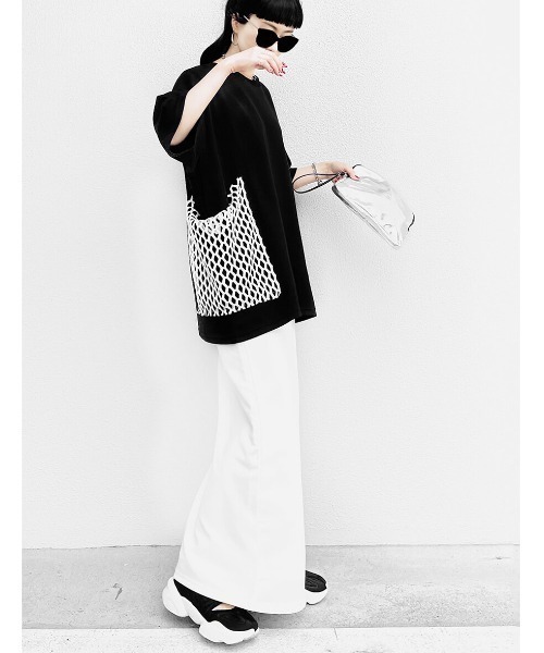 LVEU.(ラブユ.)の「Point mesh over T-shirt / ポイントメッシュオーバーTシャツ(Ai select)(Tシャツ/カットソー・レディース・ホワイト/ブラック・FREE)」の6枚目の写真