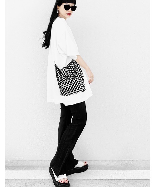 LVEU.(ラブユ.)の「Point mesh over T-shirt / ポイントメッシュオーバーTシャツ(Ai select)(Tシャツ/カットソー・レディース・ホワイト/ブラック・FREE)」の8枚目の写真