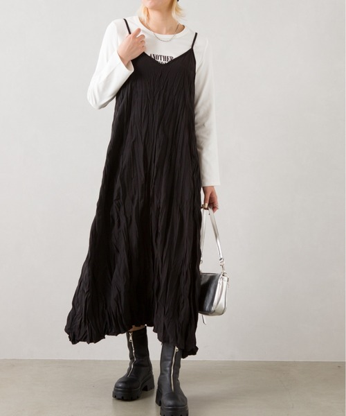 SpRay（スプレイ）の「クリンクルキャミワンピース（ワンピース・レディース・ブラック/グレー/オフホワイト/ダークグリーン/ダークブラウン/モカ・FREE）」の3枚目の写真