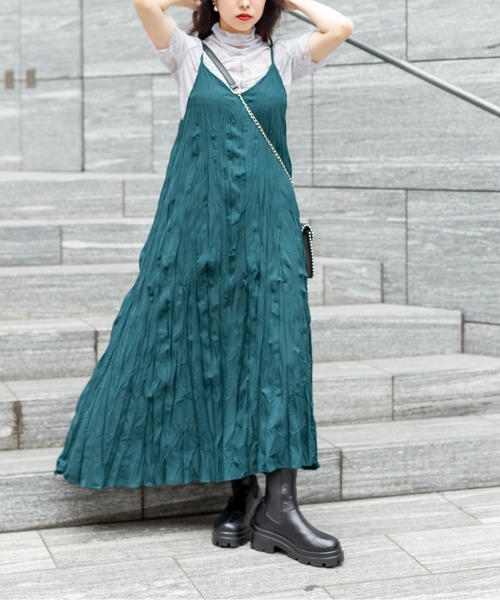 SpRay（スプレイ）の「クリンクルキャミワンピース（ワンピース・レディース・ブラック/グレー/オフホワイト/ダークグリーン/ダークブラウン/モカ・FREE）」の6枚目の写真