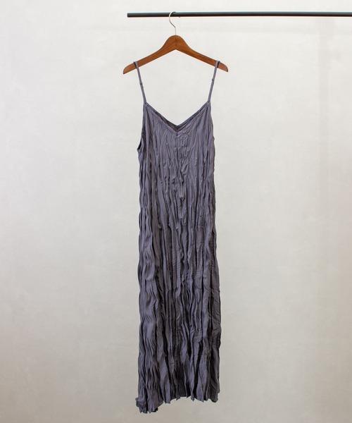 SpRay（スプレイ）の「クリンクルキャミワンピース（ワンピース・レディース・ブラック/グレー/オフホワイト/ダークグリーン/ダークブラウン/モカ・FREE）」の22枚目の写真