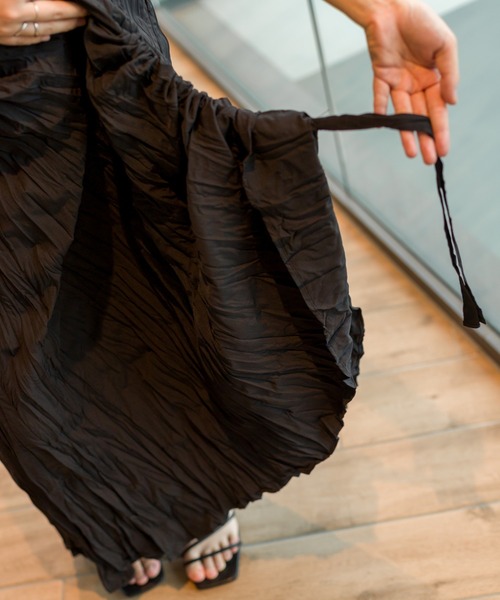 SpRay（スプレイ）の「クリンクルキャミワンピース（ワンピース・レディース・ブラック/グレー/オフホワイト/ダークグリーン/ダークブラウン/モカ・FREE）」の9枚目の写真