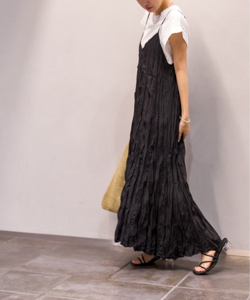 SpRay（スプレイ）の「クリンクルキャミワンピース（ワンピース・レディース・ブラック/グレー/オフホワイト/ダークグリーン/ダークブラウン/モカ・FREE）」の12枚目の写真