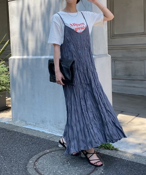 SpRay（スプレイ）の「クリンクルキャミワンピース（ワンピース・レディース・ブラック/グレー/オフホワイト/ダークグリーン/ダークブラウン/モカ・FREE）」の17枚目の写真