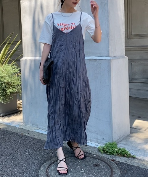 SpRay（スプレイ）の「クリンクルキャミワンピース（ワンピース・レディース・ブラック/グレー/オフホワイト/ダークグリーン/ダークブラウン/モカ・FREE）」の18枚目の写真