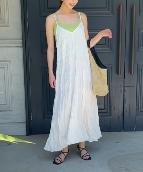 SpRay（スプレイ）の「クリンクルキャミワンピース（ワンピース・レディース・ブラック/グレー/オフホワイト/ダークグリーン/ダークブラウン/モカ・FREE）」の20枚目の写真