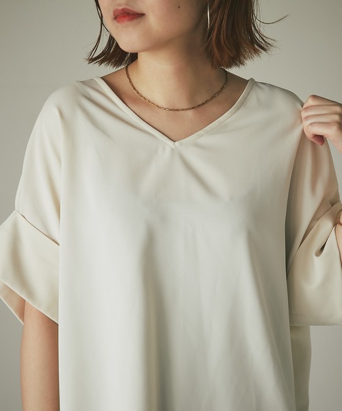 un dix cors アンディコール　ニュアンススリーブブラウス un dix cors（アンディコール）の「NEWニュアンススリーブ