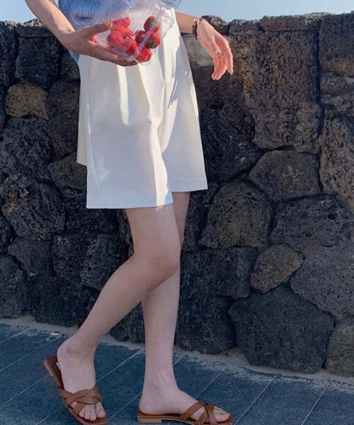 Girly Doll（ガーリードール）の「センタープレスショートパンツ（その他パンツ・レディース・ブラック/ライトグリーン/ホワイト・M/L/S）」の6枚目の写真