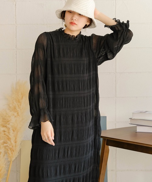 Bab(バブ)の「シワプリーツハイネックロングワンピース(ワンピース・レディース・ライトグレー/ブラック/オレンジ/アイボリー・M)」の3枚目の写真