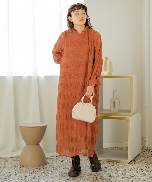 Bab(バブ)の「シワプリーツハイネックロングワンピース(ワンピース・レディース・ライトグレー/ブラック/オレンジ/アイボリー・M)」の13枚目の写真