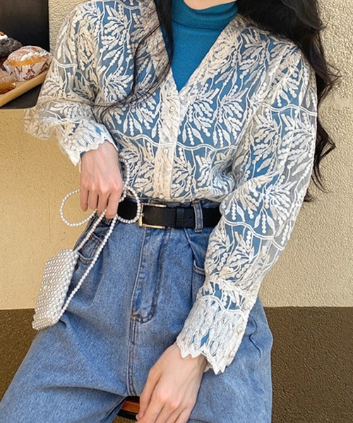 ANOTHER S（アナザーエス）の「Vネック刺繍シアーブラウス（シャツ/ブラウス・レディース・ホワイト・FREE）」の2枚目の写真