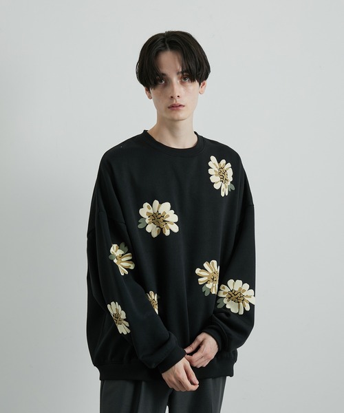 JUNRED（ジュンレッド）の「フラワーモチーフルーズスウェットプルオーバー（スウェット・メンズ・ホワイト/ブルー系その他2/ブラック・S/M/L）」の4枚目の写真