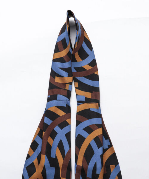 NOLLEY'S goodman（ノーリーズグッドマン）の「ARTプリントスカーフタイ イタリアファブリック シルク 国産（バンダナ/スカーフ・メンズ・ブルー・FREE）」の2枚目の写真