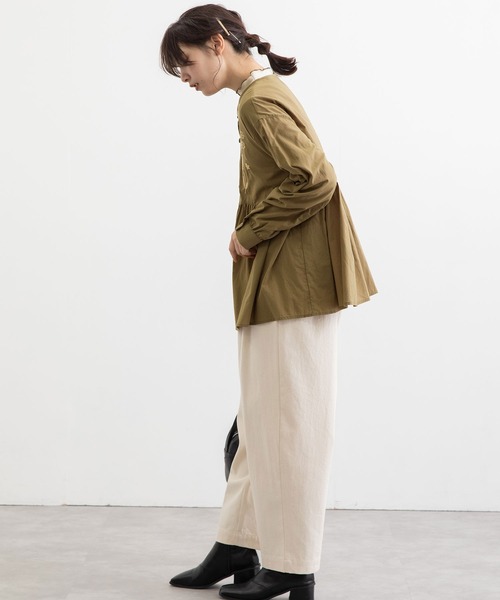 POU DOU DOU(プードゥドゥ)の「フロント刺繍ゆるVあきブラウス(シャツ/ブラウス・レディース・ブラック/アイボリー/オリーブ・3)」の9枚目の写真