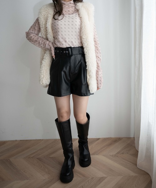 WEGO（ウィゴー）の「WEGO/【2点セット】ベルト付きフェイクレザーショートパンツ（その他パンツ・レディース・ブラック・FREE）」の4枚目の写真