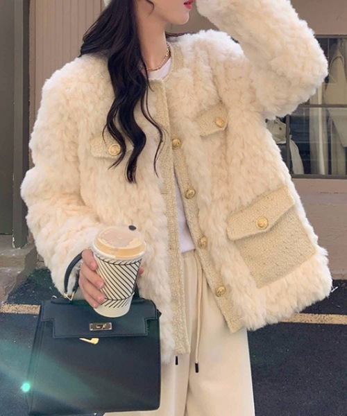 Nyu（ニュウ）の「ゴールドボタンファーコート（ノーカラージャケット