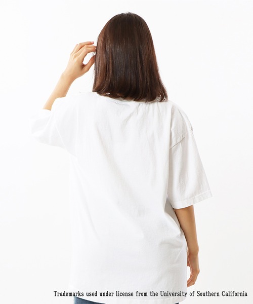 Champion（チャンピオン）の「CHAMPION/チャンピオン カレッジロゴTシャツ USAコットン/バインダーネック/フロントプリント C5-X303（Tシャツ/カットソー・メンズ・ホワイト×レッド/ホワイト/ブラック/レッド・M/L/XL）」の12枚目の写真