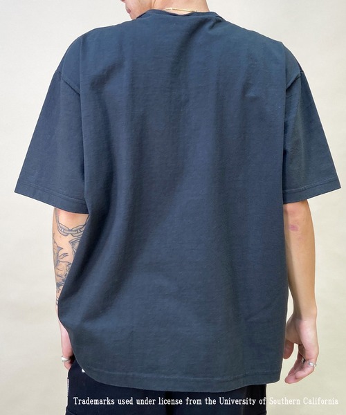 Champion（チャンピオン）の「CHAMPION/チャンピオン カレッジロゴTシャツ USAコットン/バインダーネック/フロントプリント C5-X303（Tシャツ/カットソー・メンズ・ホワイト×レッド/ホワイト/ブラック/レッド・M/L/XL）」の20枚目の写真