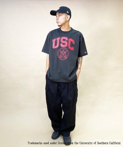 Champion（チャンピオン）の「CHAMPION/チャンピオン カレッジロゴTシャツ USAコットン/バインダーネック/フロントプリント C5-X303（Tシャツ/カットソー・メンズ・ホワイト×レッド/ホワイト/ブラック/レッド・M/L/XL）」の21枚目の写真