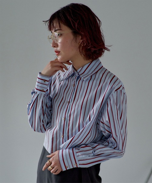 miette(ミエット)の「ゴールドボタンストライプショートシャツ(シャツ/ブラウス・レディース・ライトブルー/ホワイト系その他・FREE)」の1枚目の写真