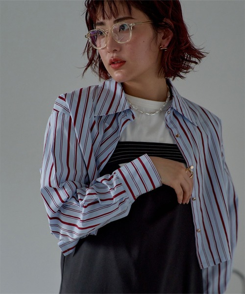 miette(ミエット)の「ゴールドボタンストライプショートシャツ(シャツ/ブラウス・レディース・ライトブルー/ホワイト系その他・FREE)」の3枚目の写真