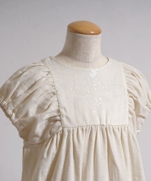 NAOMI ITO（ナオミイトウ）の「【Hommage(オマージュ)】 ガーゼパフロンパース（ロンパース・キッズ・クリーム/ライトグリーン・70cm/80ｃｍ）」の4枚目の写真