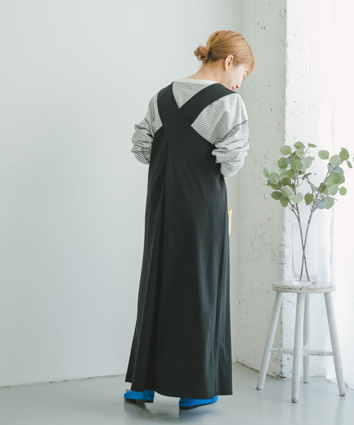 ITEMS URBANRESEARCH（アイテムズ アーバンリサーチ）の「バッククロスワンピース（ジャンパースカート・レディース・ブラック/グリーン系その他・FREE）」の11枚目の写真